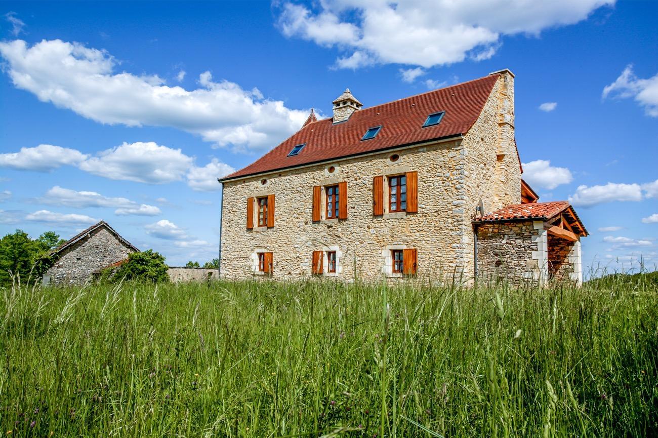 Maison quercynoise avec piscine chauffée